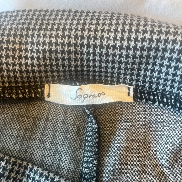 Soprano Micro Houndstooth Mini Skort | Size: S - Picture 8 of 10